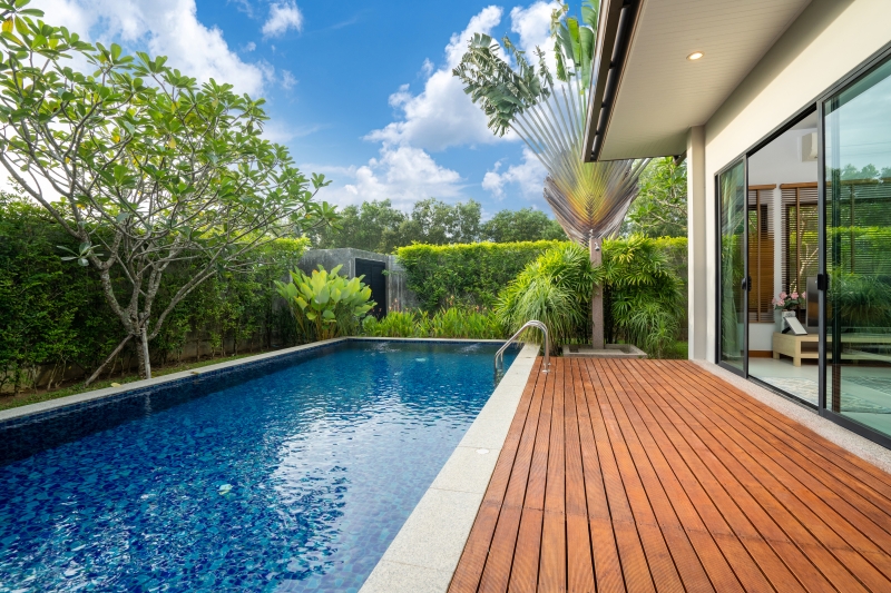 lp_support_shutterstock_1572469306.jpg Comment rénover votre piscine creusée pour une apparence moderne ?, Laval